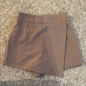 Women's beige skort